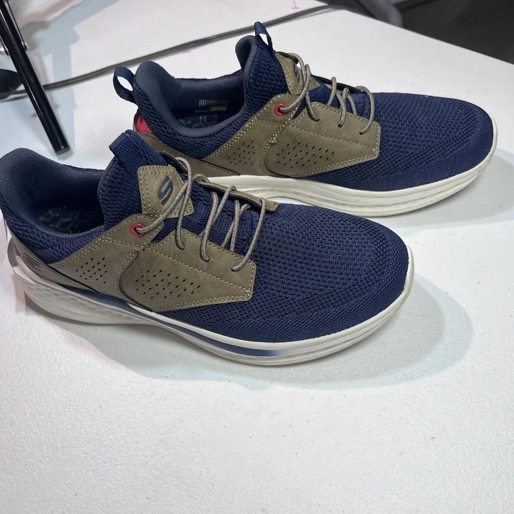 Skechers‎ Men's Relaxed Fit Air Cooled Gogamat Arch Size 8.5 Sneakers